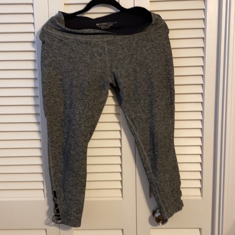 Beyond yoga space dye grey leggings Large